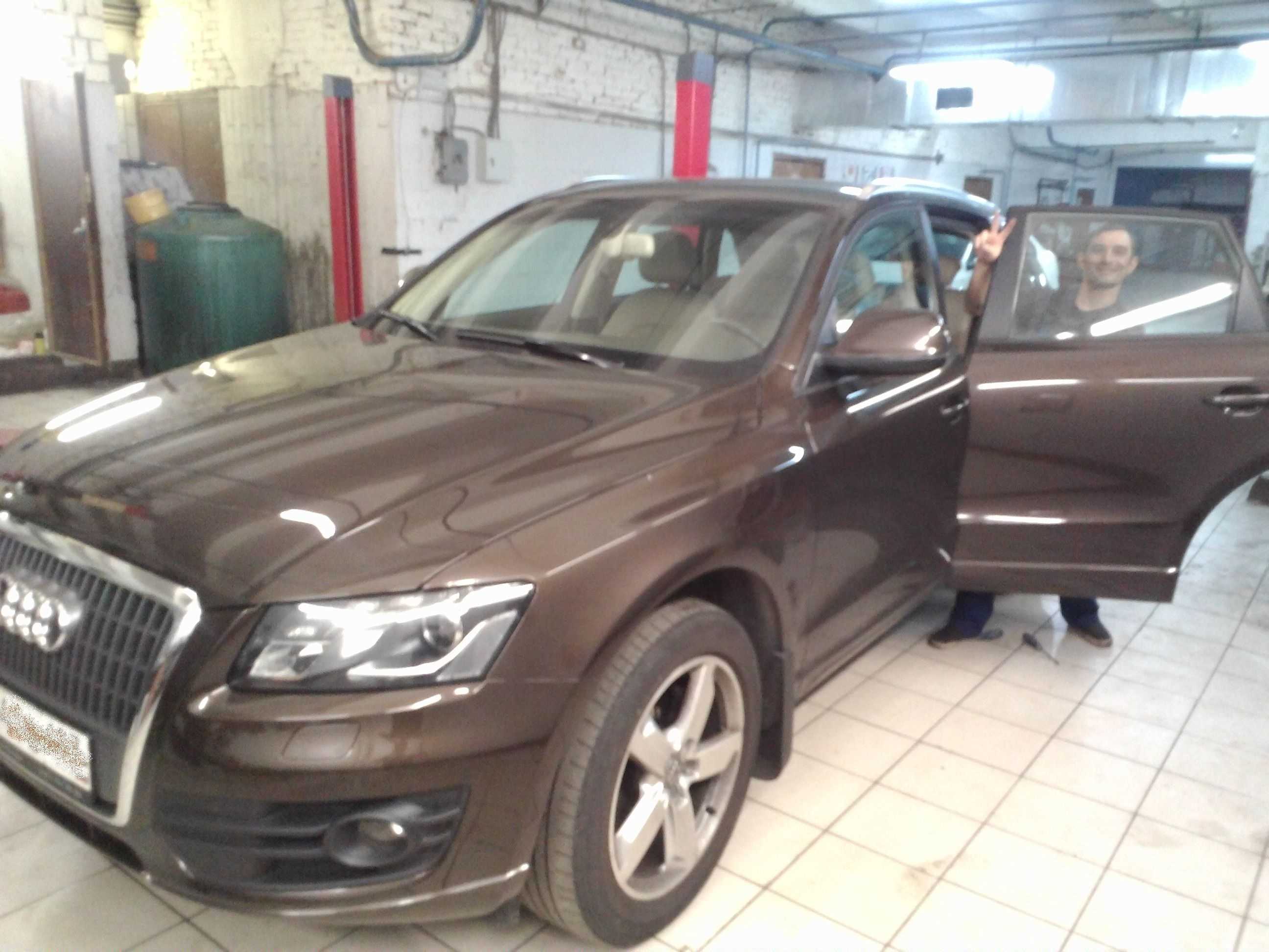 Замена замка двери и оббивки Audi Q5 2.0