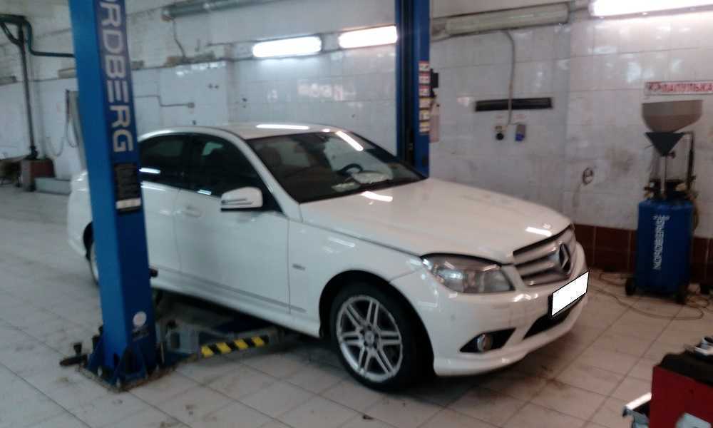 Замена приводного ремня, роликов натяжителя на MERCEDES‐BENZ C‐класса
